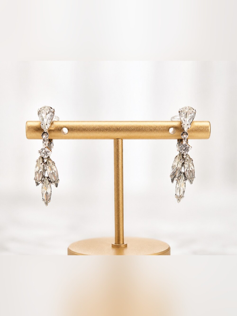✨ Vintage Rhinestone Clip-On Earrings ✨